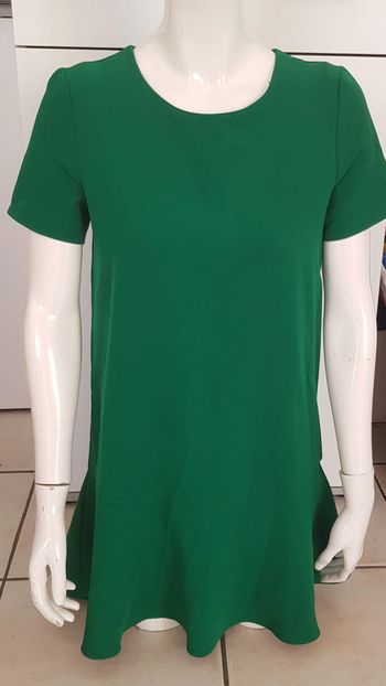 Robe demi manches volantée