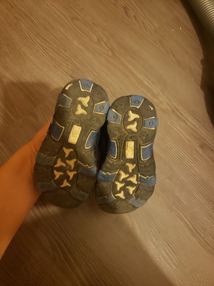 Sandales requin La Halle pointure 21 - photo numéro 5