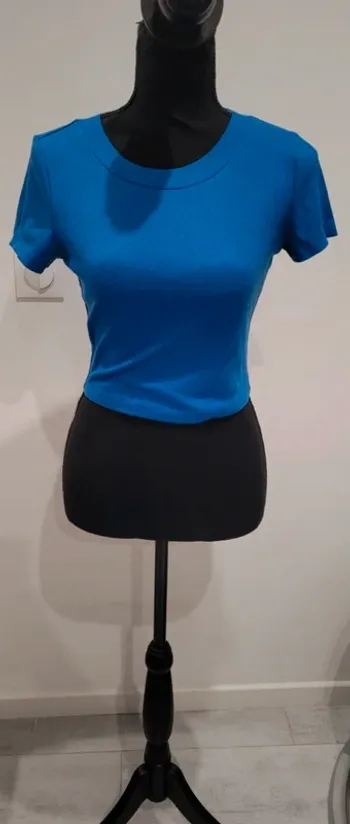Top court Shein, taille S. Neuf