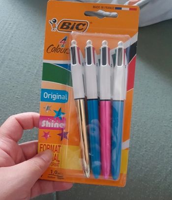 4 stylos bic 4 couleurs