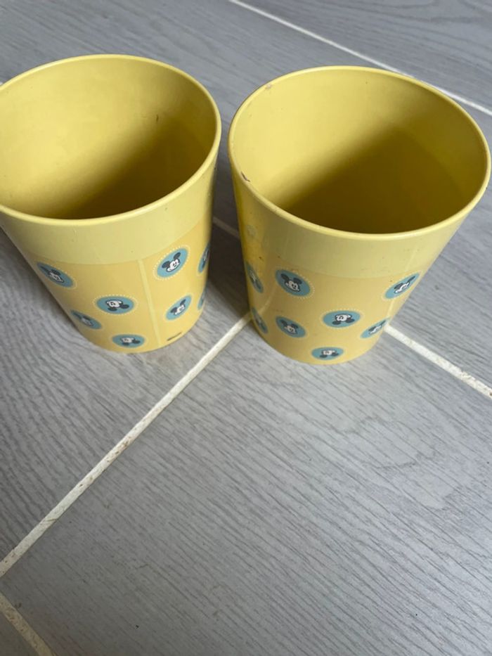 Gobelet jaune Mickey