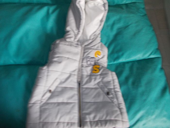petit gilet sans manche Disney 12 mois