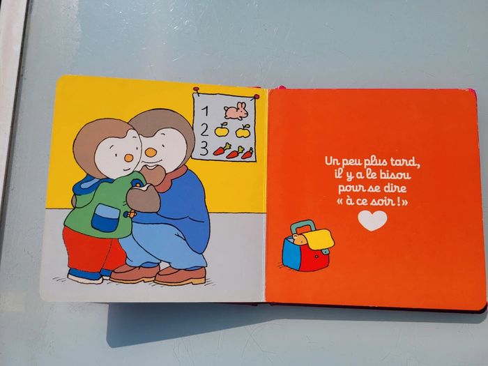 🩷 T'choupi aime les bisous 😘 petit livre couverture mousse - photo numéro 4