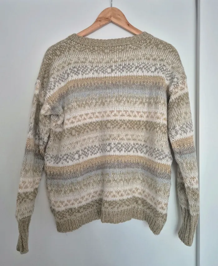 Pull en maille avec motifs - photo numéro 4