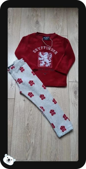 Pyjama chaud en pilou pilou "harry potter " 4 ans neuf jamais porté