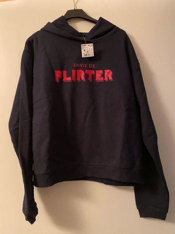 Sweat à capuche « envie de flirter » Kiabi Taille M