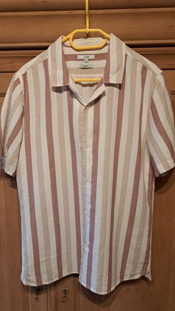 Chemise à rayures bordeaux homme