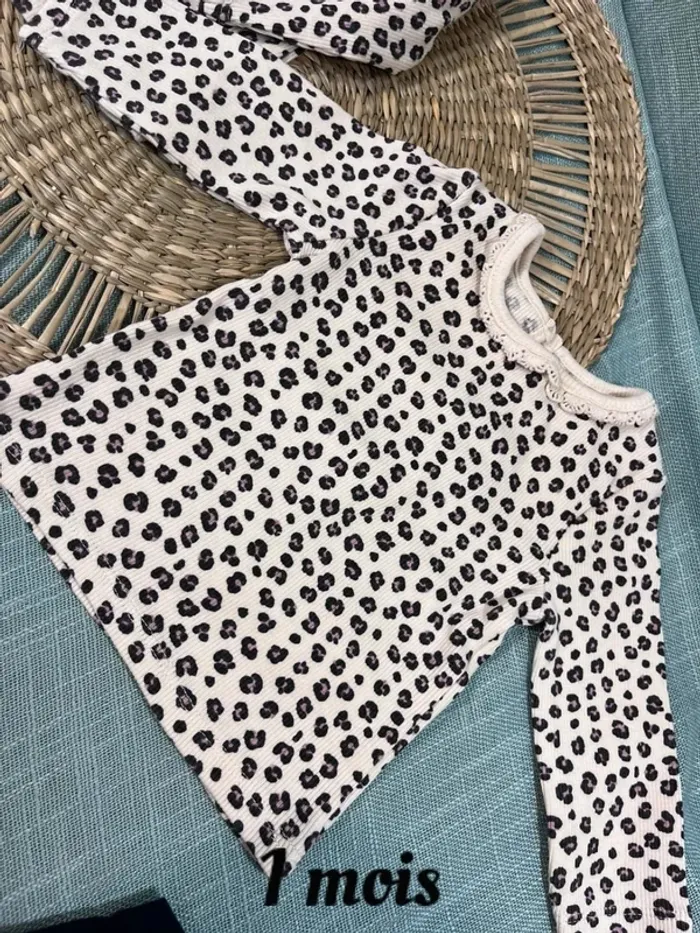 Lot 2 ensembles taille 1 mois - photo numéro 12