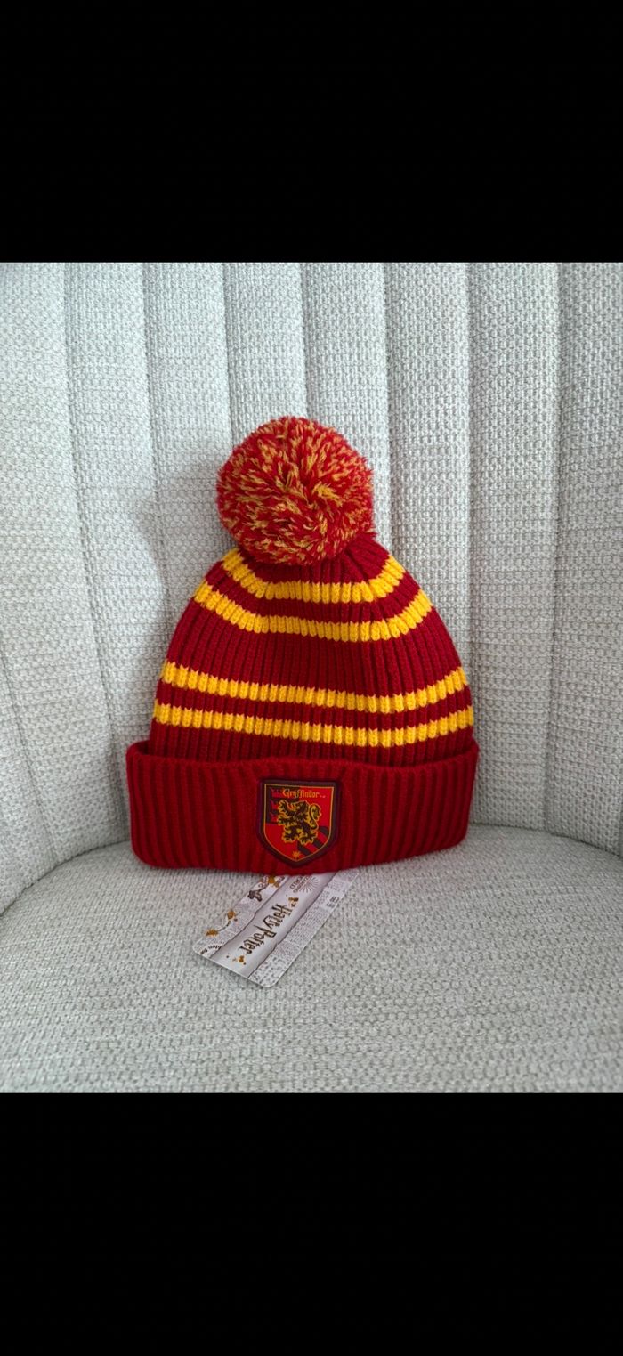 Bonnet avec pompom Harry Potter griffondor rouge neuf - photo numéro 2