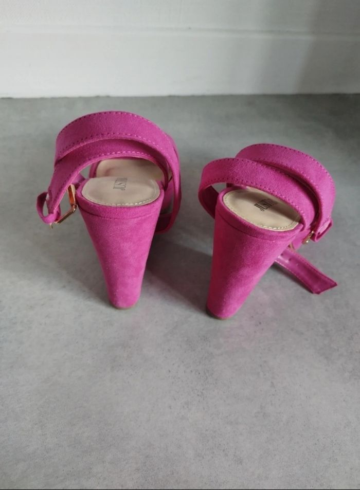 Sandale à talons - photo numéro 2