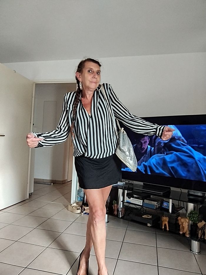 Robe 👗 mini chic Drôle de Copine Paris - photo numéro 3