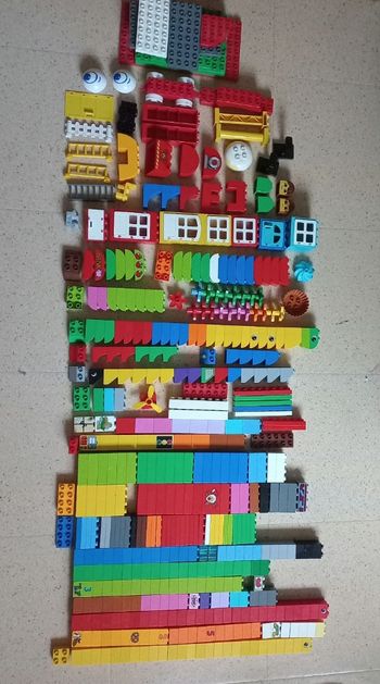 Jeu de construction  lot 435 Lego Duplo multicolores et plaques