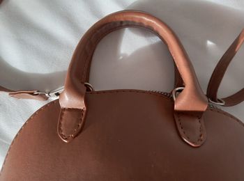 Petit sac marron à bandoulière – état neuf