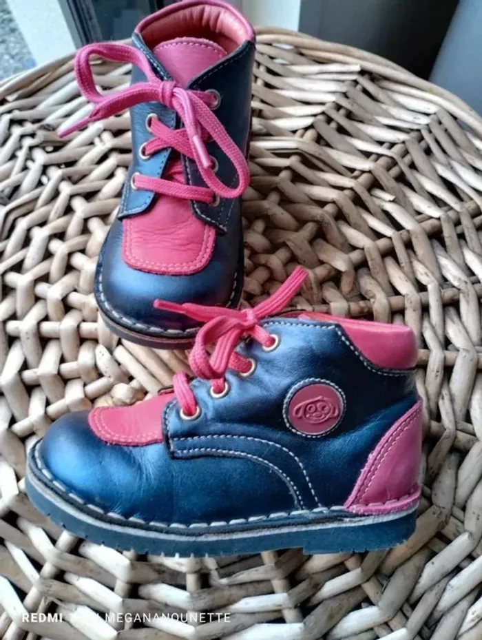 🖤 Clarks Montantes Intégral Cuir – Pointure 23 – Peu Portées – Très Bon État