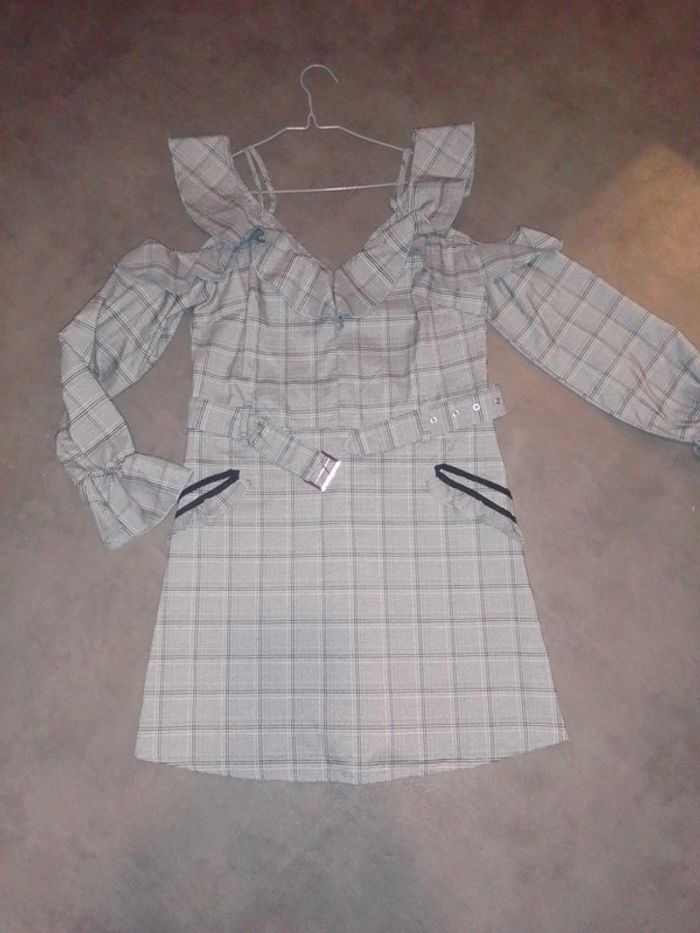 Robe épaules dénudées