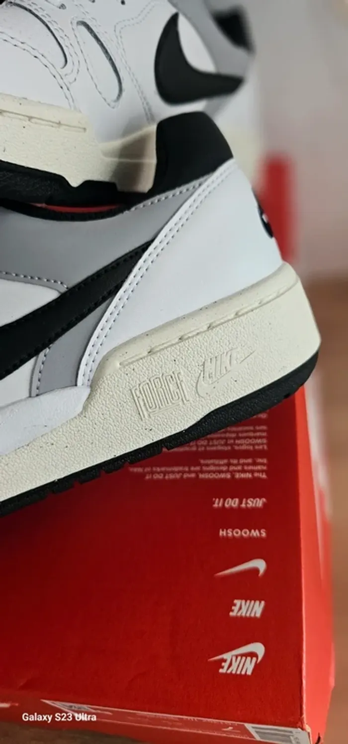 Baskets nike full force neuve pointure 40 - photo numéro 3