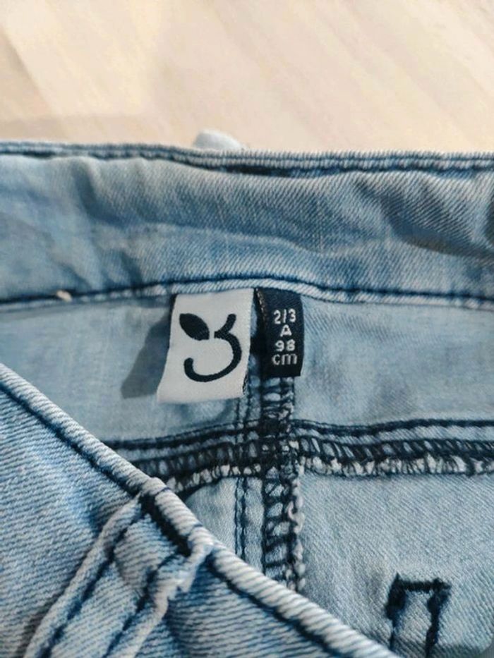 Très joli short en jean stylé avec strass 3 pommes 2/3 ans fille - photo numéro 2