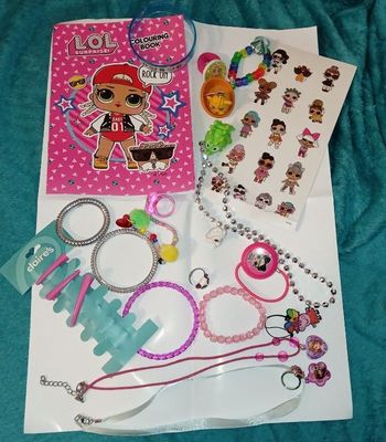 Lot de de 24 articles princesse Disney etc
