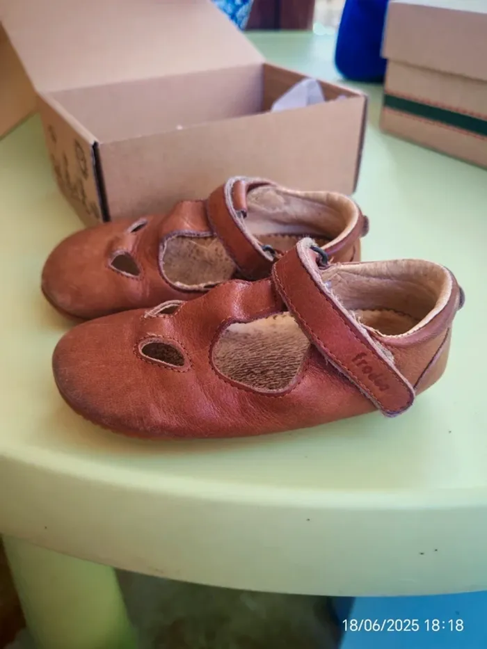 Sandales Froddo T. 23 cognac