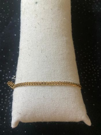 Fine chaîne dorée inoxydable