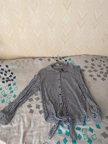 Superbe belle chemise bleu à rayures à noeud Colloseum taille S