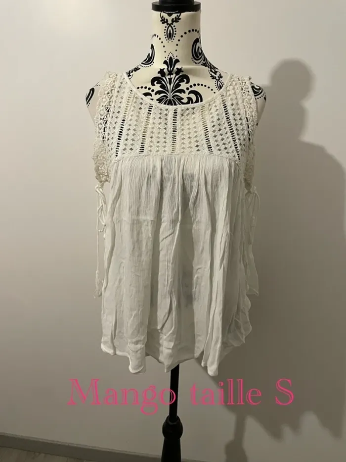 Débardeur blouse sans manche blanc ample crochet dentelle au col noeud coté Mango taille S