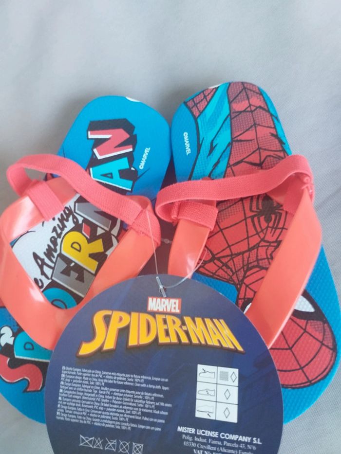Tong Spiderman pointure 22/23 - photo numéro 3