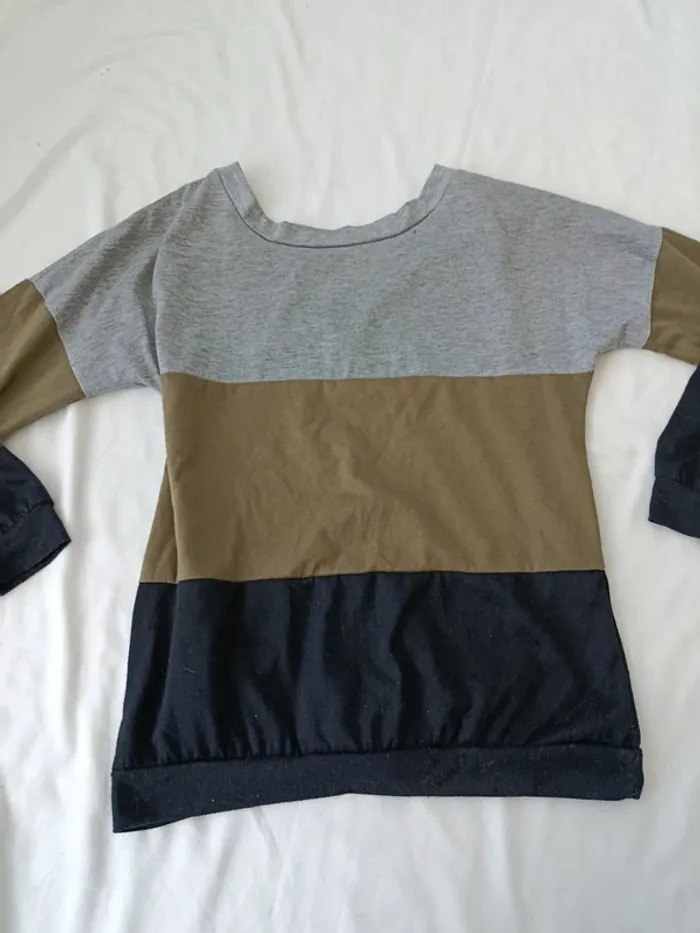 T-shirt col v manches 3/4 Rayé gris kaki et noir taille 38 - photo numéro 3