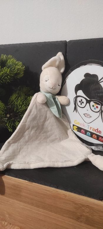 doudou lapin lama h&m beige creme blanc gris raye rayure écharpe vert bleu Dort