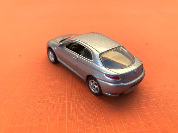 Voiture miniature Alfa Roméo GT N° 52259 Welly Echelle : 1/60ème - photo numéro 4
