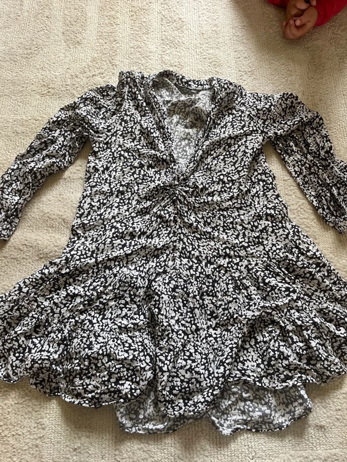 Robe noir et blanche