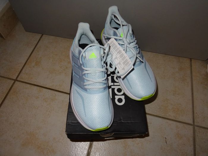 basket adidas neuve taille 38