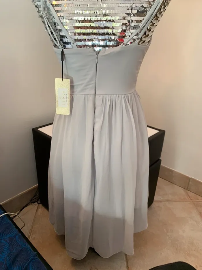Robe Lipsy taille 38 - photo numéro 4