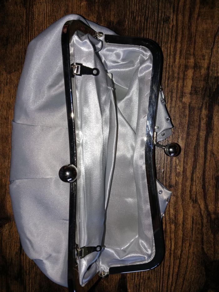 Sac a main, pochette de soirée Neuve jamais utilisé voir l'étiquette - photo numéro 3