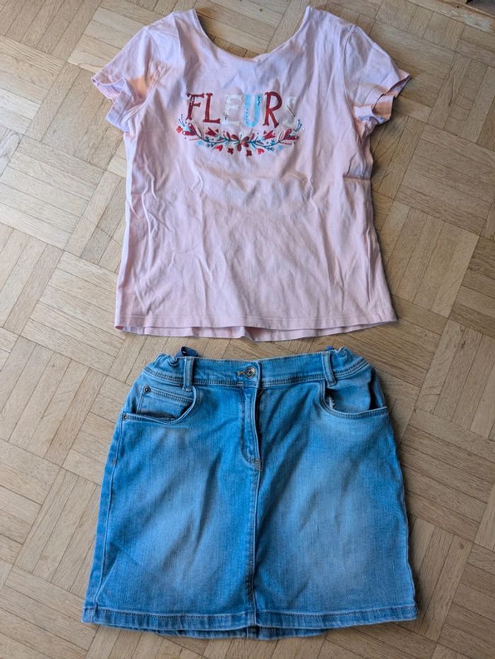 Ensemble tee shirt rose jupe en jean