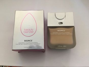 Fond de teint Beauty Blender neuf