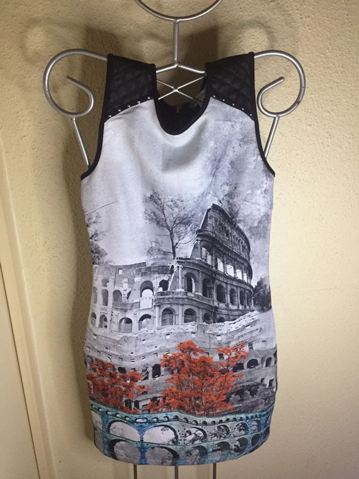 Robe imprimée avec clous