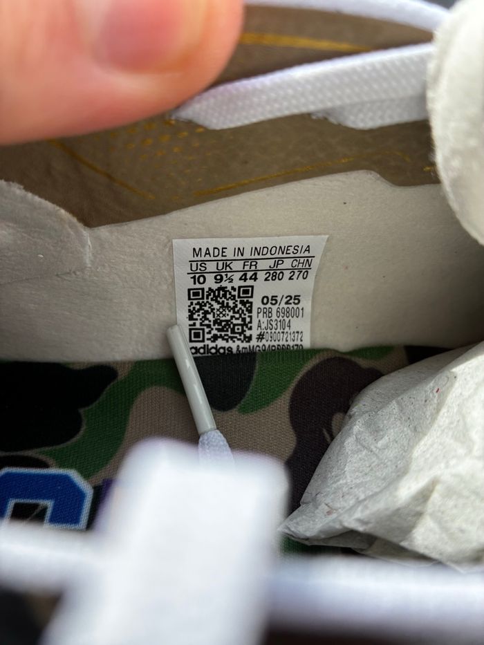 Crampons Adidas x Bape Predator - Taille 44 - Neufs - photo numéro 2