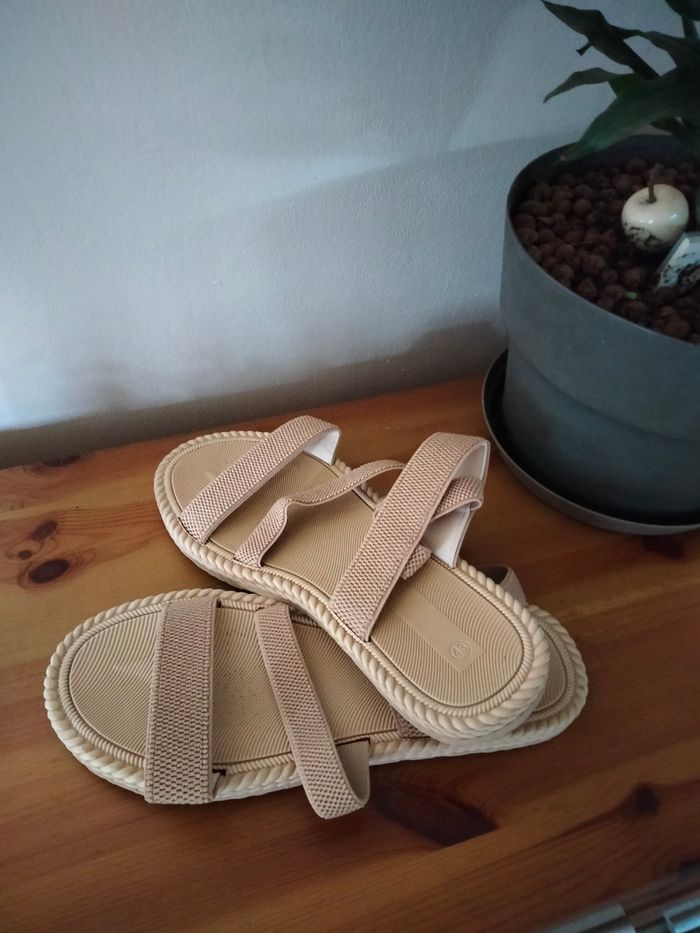 Sandalettes