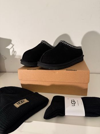 Ugg + chaussette + bonnet