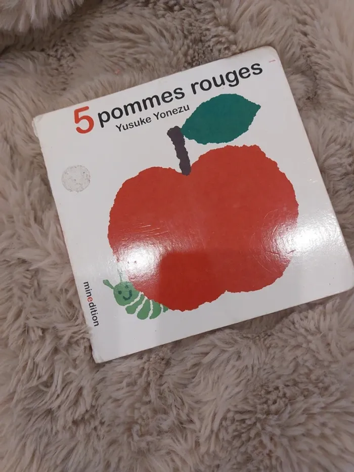 Livre 3 pommes rouges