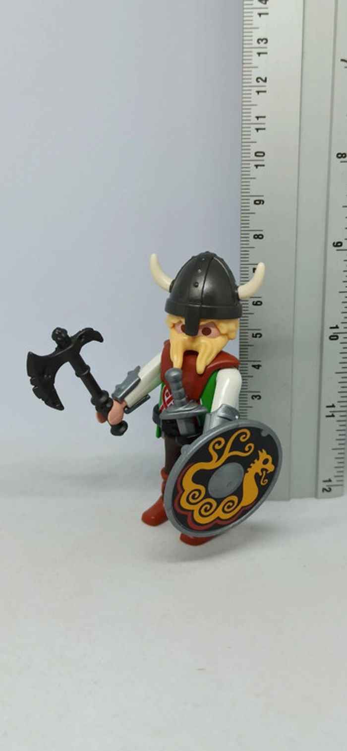 Homme viking avec barbe et casque à cornes playmobil