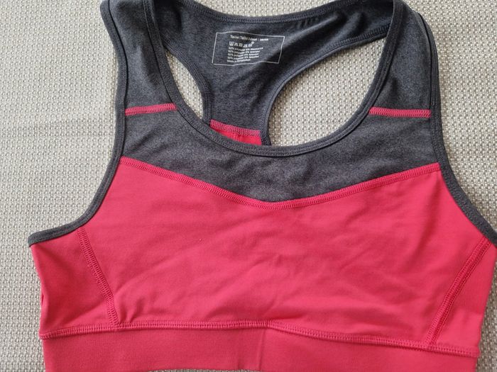 Lot de leggings et T-chirts. đ - photo numĂ©ro 2