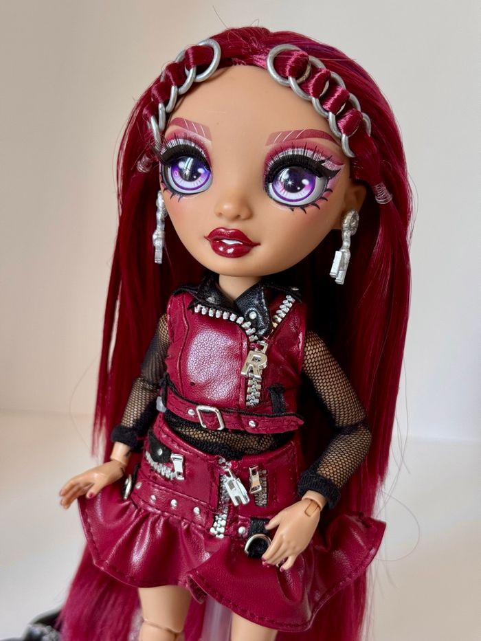 Mila Rainbow High - photo numéro 3