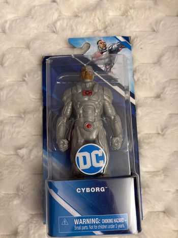 Figurine DC cyborg