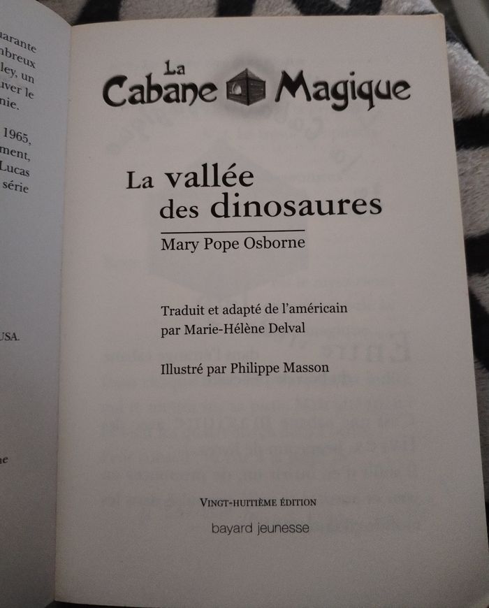 Livre "La vallée des dinosaures" de Mary Pope Osborne Edition La Cabane Magique 80 pages - photo numéro 2