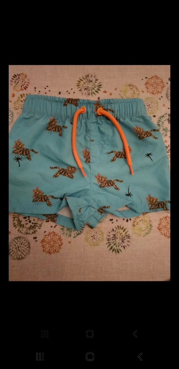 Lot de 2 shorts de bain neufs 12 mois - photo numéro 2