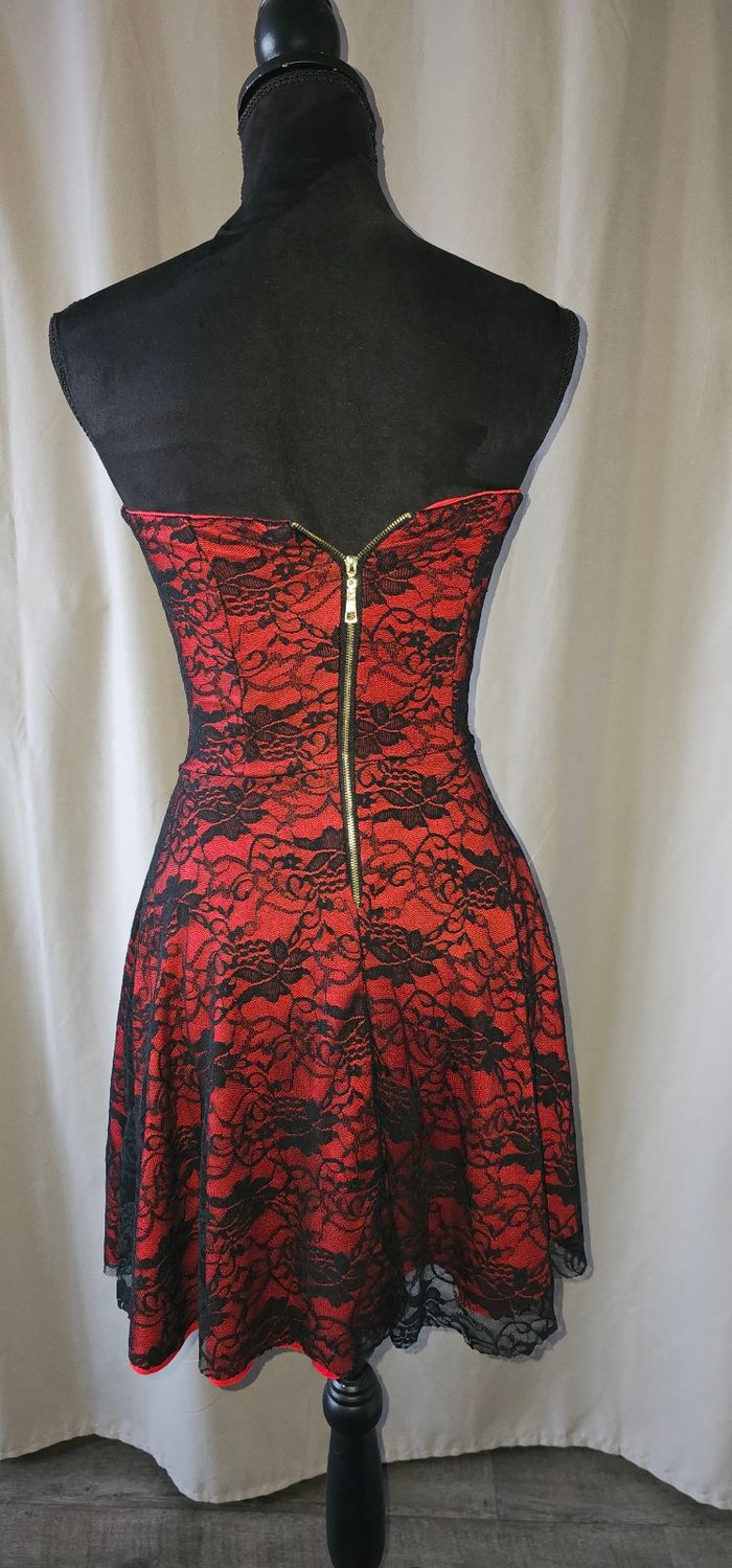 Robe rouge - photo numéro 2