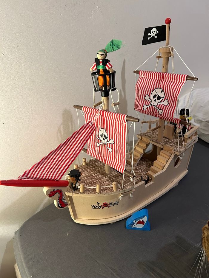 Bateau pirate bois holy moly