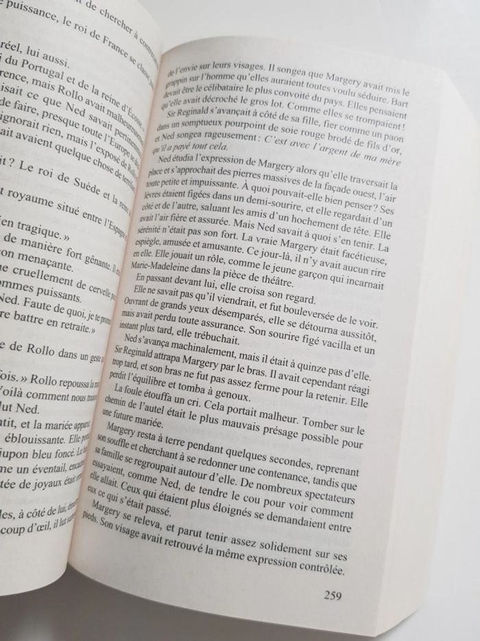 Ken Follett (Écrivain) Saga Kingsbridge, Tome 3 : Une colonne de feu - photo numéro 6